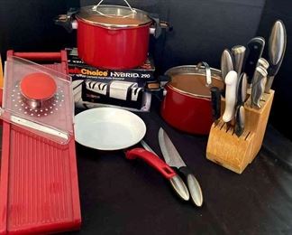 "Kettle Creek Curiosities" in Grovetown, GA Starts Closing Sun 7/30 at 8pm. Pickup: Tue 8/1 1-6pm. Please click here to view more photos, descriptions, and current bids:&nbsp;https://ctbids.com/estate-sale/23182