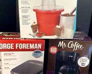 "Kettle Creek Curiosities" in Grovetown, GA Starts Closing Sun 7/30 at 8pm. Pickup: Tue 8/1 1-6pm. Please click here to view more photos, descriptions, and current bids:&nbsp;https://ctbids.com/estate-sale/23182