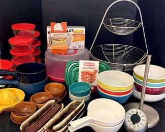 "Kettle Creek Curiosities" in Grovetown, GA Starts Closing Sun 7/30 at 8pm. Pickup: Tue 8/1 1-6pm. Please click here to view more photos, descriptions, and current bids:&nbsp;https://ctbids.com/estate-sale/23182