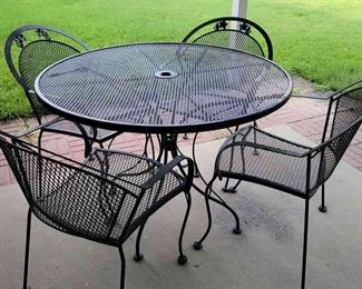 "Kettle Creek Curiosities" in Grovetown, GA Starts Closing Sun 7/30 at 8pm. Pickup: Tue 8/1 1-6pm. Please click here to view more photos, descriptions, and current bids:&nbsp;https://ctbids.com/estate-sale/23182