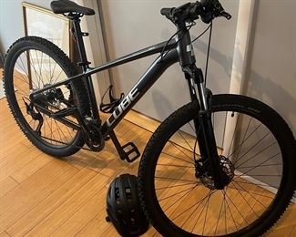 Brand new CUBE ladies pro mtn bike 