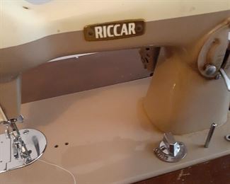 Riccar professional sewing machine 