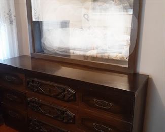 dresser w mirror