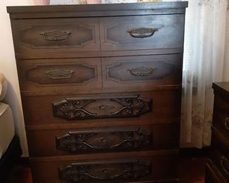 Chest of drawers