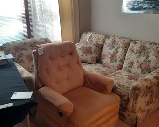 sofa/ chairs 