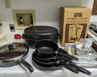 Cookware, graniteware