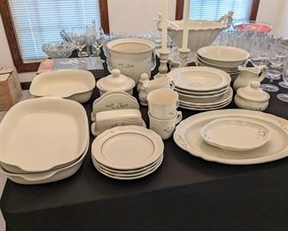 Pfaltzgraff Heirloom set