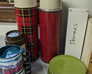Vintage thermoses..thermi??
