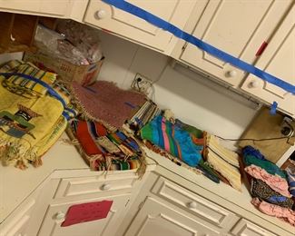 Vintage table clothes, linens, placemats 