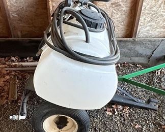SMALL TRAILER SPRAYER