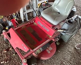 FRONT VIEW KAWASAKI RIDING MOWER