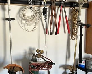 ASSORTED YARD & GARDEN TOOLS