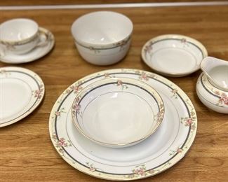 SAMPLE PIECES OF CHANROSE CHINA SET
