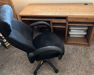DELUXE OFFICE CHAIR + DESK
