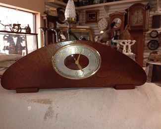 Deco electric clock