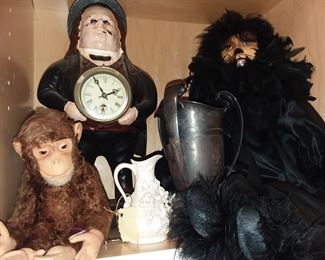 Puppets, stuffed animals 