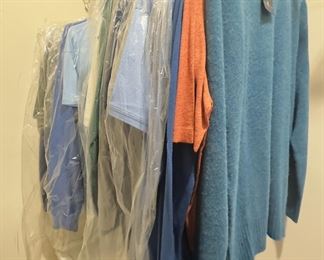 16 Men's New With Tags & Freshly Dry Cleaned Tops: Banana Republic, J. Crew, Saks & More, Sizes L To XL
Lot #: 82