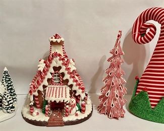 2 Christmas Houses By Thomas Kinkade & Regency, Tree & Hat
Lot #: 41