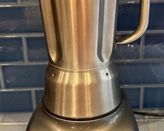 KitchenAid Blender
Lot #: 24