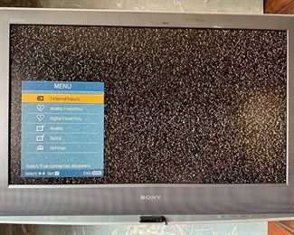 Sony Bravia 32 Inch Flat Screen TV With Wall Mount & Remote Model: KDL-32S2000
Lot #: 130