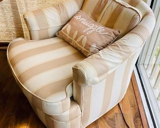 $200 	
Set of 2 brown & cream striped swivel chairs 									
31W x 30T	