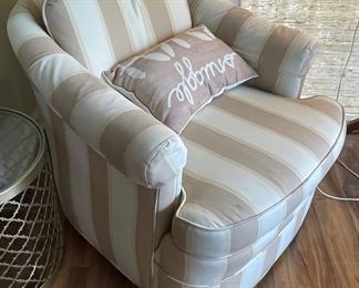 $200 	
Set of 2 brown & cream striped swivel chairs 									
31W x 30T	