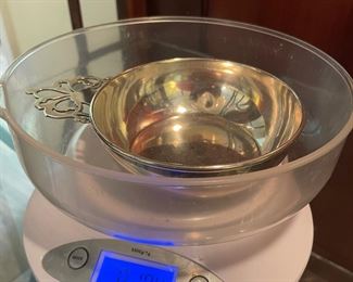$60 	
Sterling porringer 104 gr. 									

