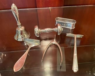 $86 
Sterling group of 5 pieces	