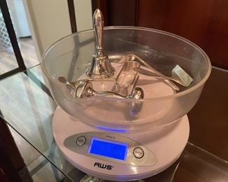 $86 
Sterling group of 5 pieces	