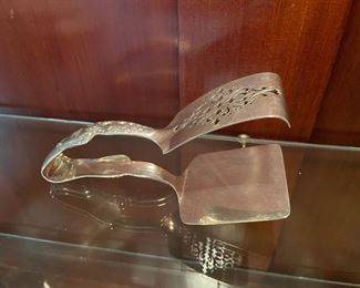 $112 	
Sterling tong 204 gr. 	