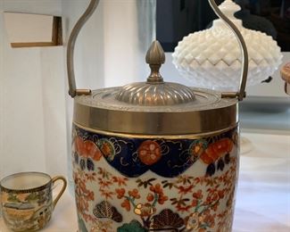 Asian Style Biscuit Jar with lid 