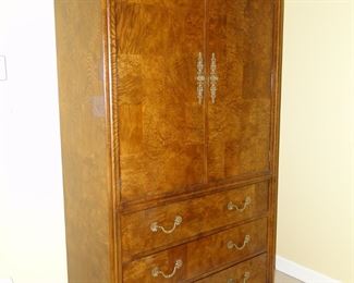 Tall cabinet, fit for a TV or clothing