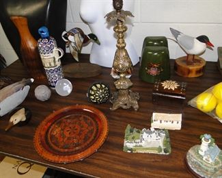 Great assortment of decorative items for the home