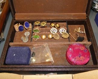 Nice selection of jewelry.