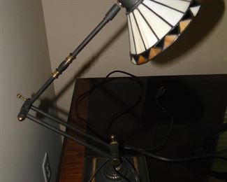 Very nice stained glass desk lamp, very nice indeed