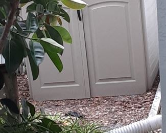 Approx. 4' Rubbermade Storage Shed