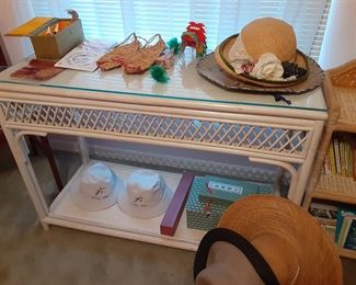 Foyer/Couch Table, Light Blonde/Whitewash color