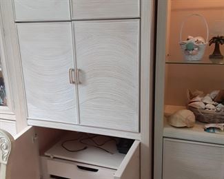 Center Piece. Holds TV/Electronics with Storage