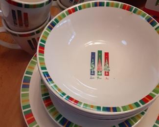 Oneida Holiday/X-Mas Dishes. Service for 4