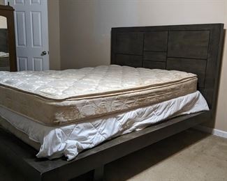 BED Contemporary Platform Bed