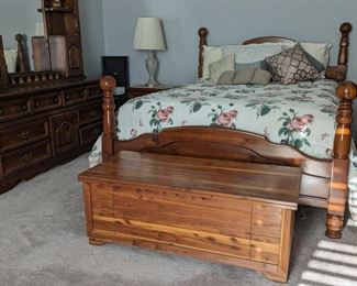 Bed Traditional Bedroom Set