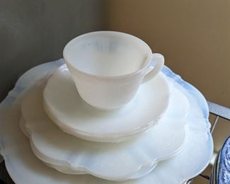 China Milk Glass set
