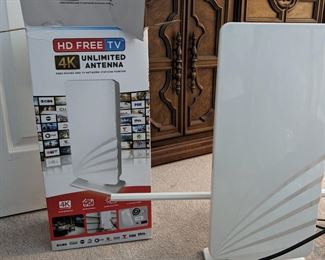 ELEC TV Antenna 4k White