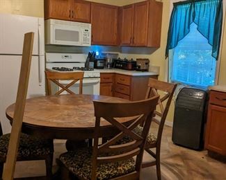 KIT Kitchen Round Wood