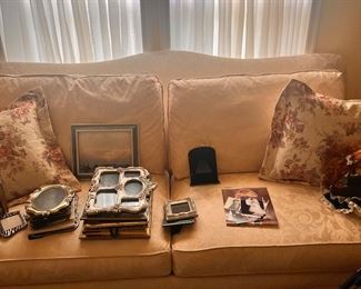 Jacquard sofa that is skirted made by Bassett / very good condition