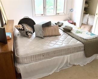 King, Mattresses, Bedframe, Linens 