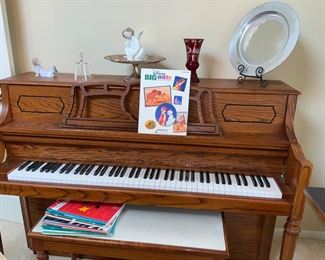 Samick Piano, Upright Piano, German Scale.