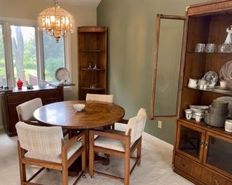 Drexel Heritage, Dining Set. 2 Cabinets, 1 Server, 1 Corner Display, Table w/2 leaves, 6 Chairs 