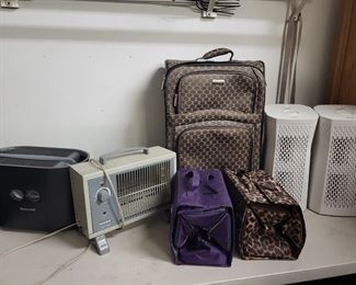 Humidifier,  2 air filters, 2 pc roller luggage
