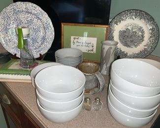 Bowls, kitchen accessories 